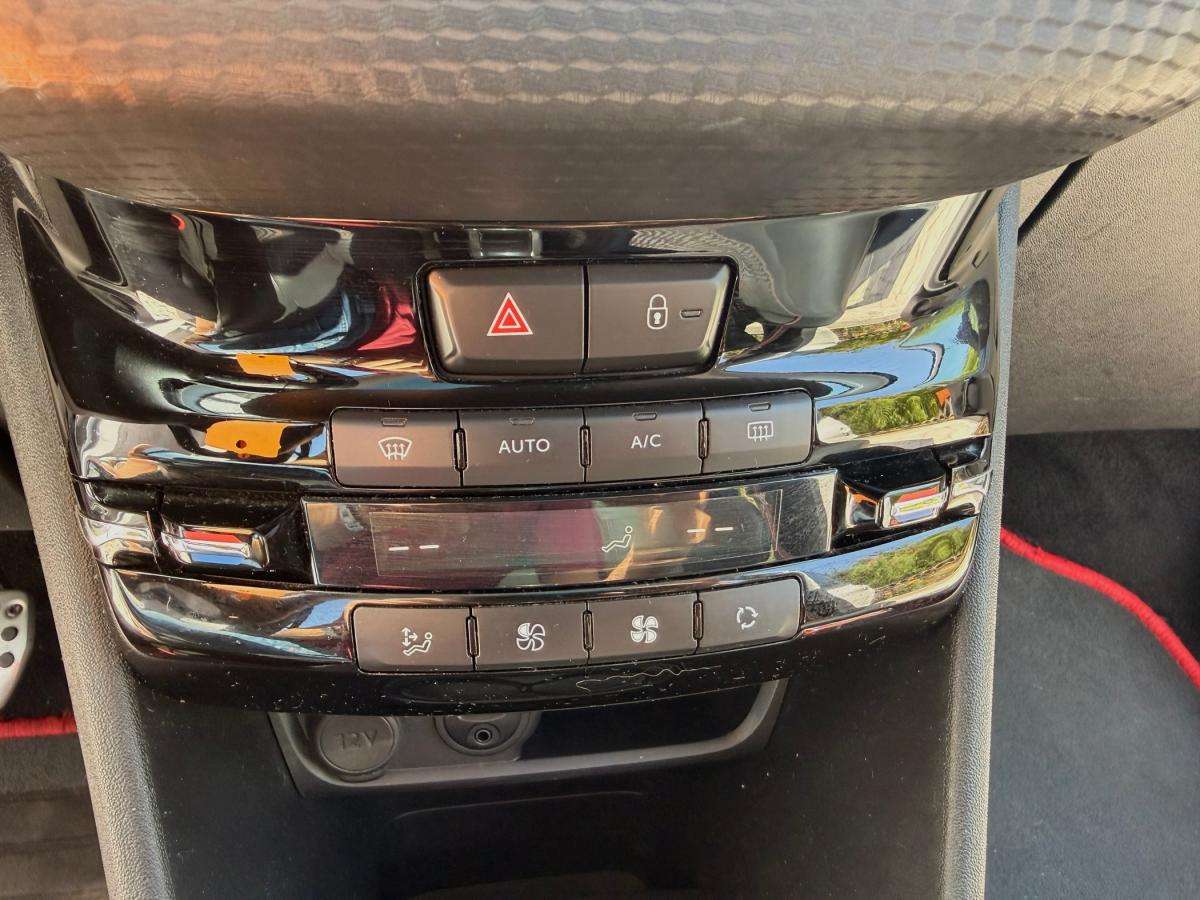peugeot-208-2017-gasolina-1199cc