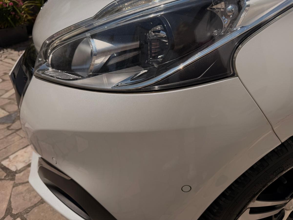 peugeot-208-2017-gasolina-1199cc