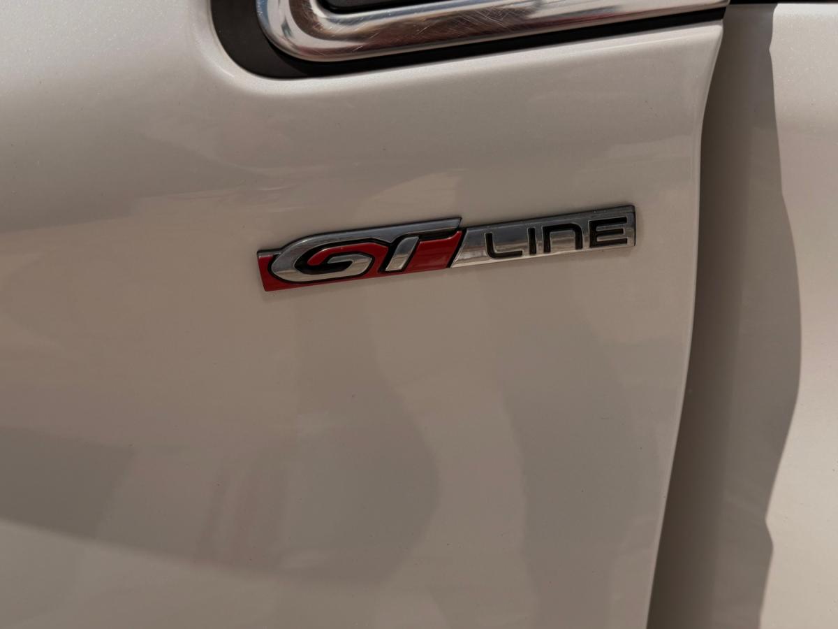 peugeot-208-2017-gasolina-1199cc