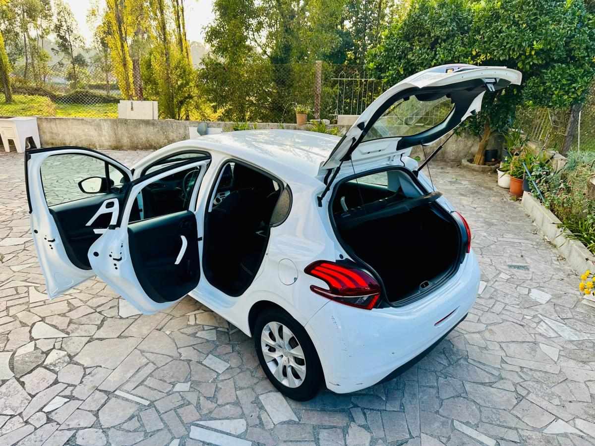 peugeot-208-2017-gasolina-999cc