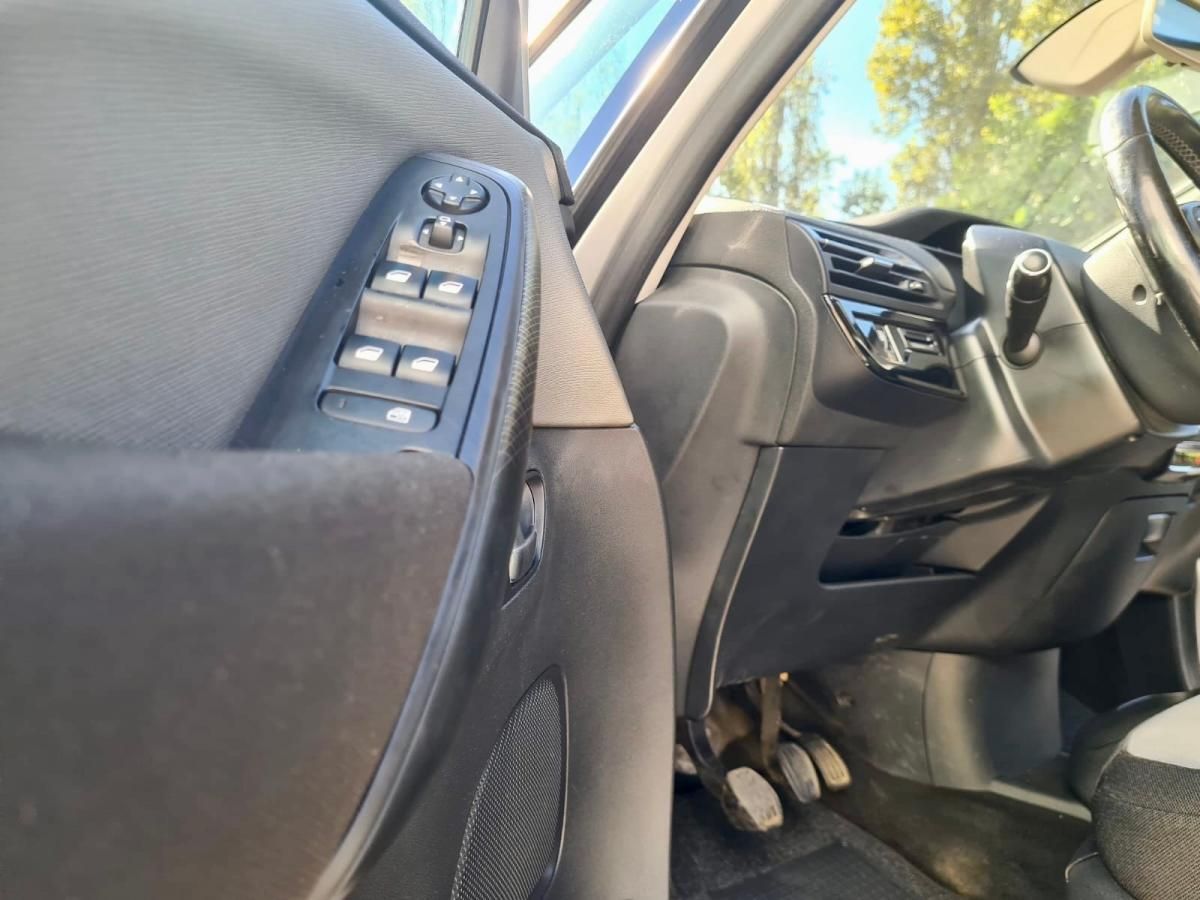 citroen-c4-grand-picasso-2015-diesel-1560cc