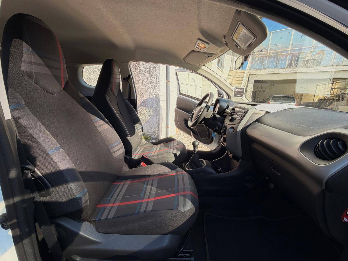 peugeot-108-2014-gasolina-1199cc
