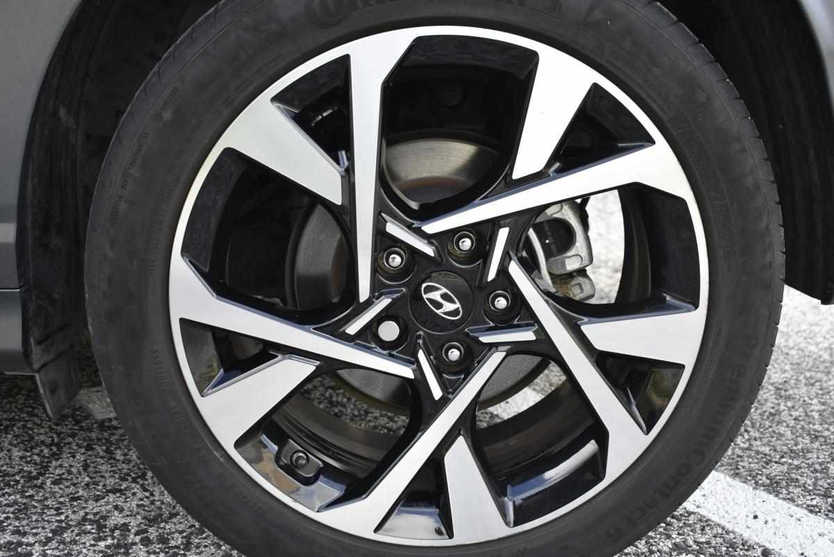 hyundai-kauai-1-0-120cv-2021-gasolina-998cc