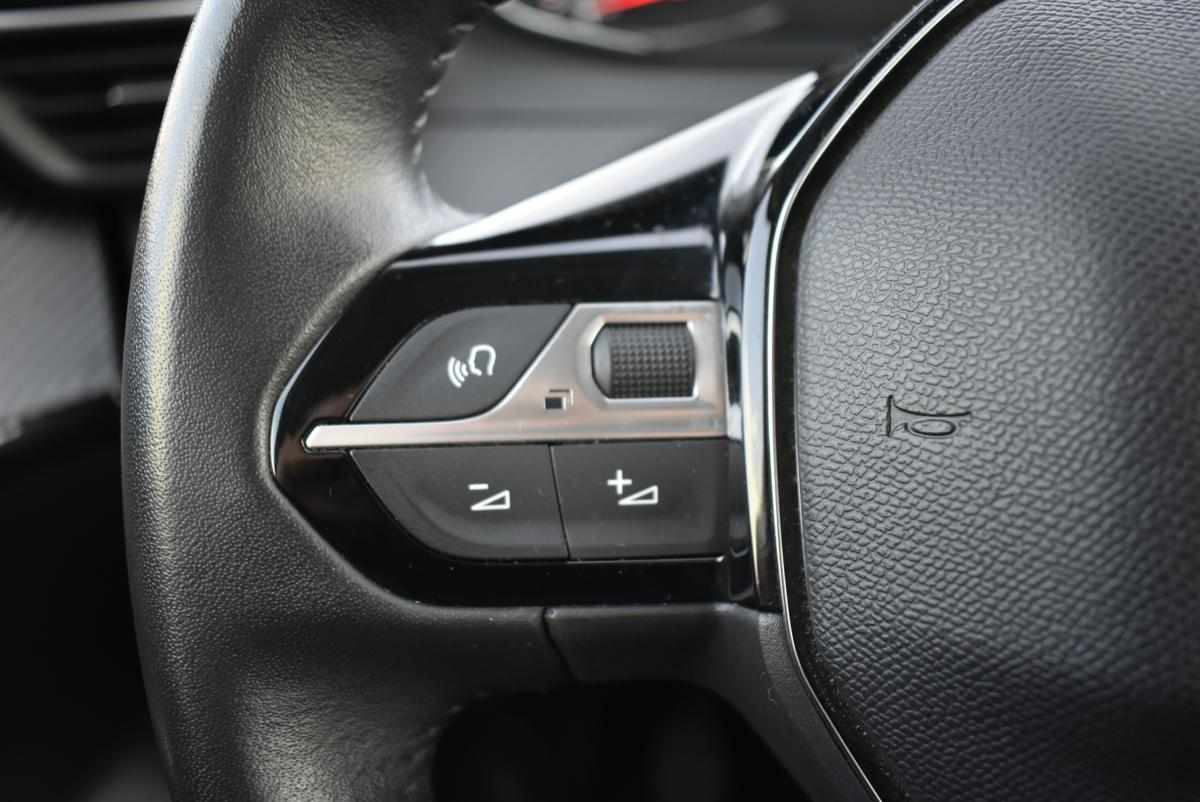 peugeot-208-1-2-puretech-2024-gasolina-1199cc