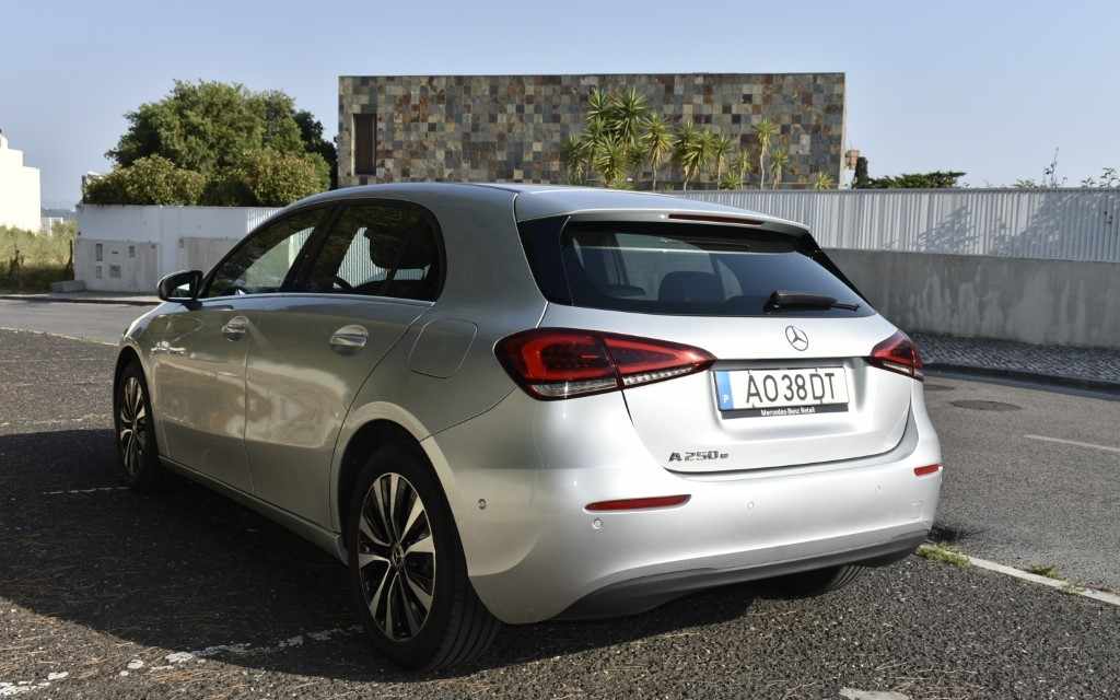 mercedes-benz-classe-a-a-250-e-2022-gasolina-1332cc