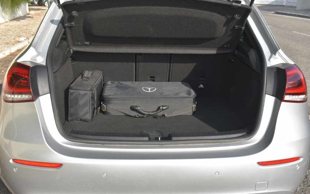mercedes-benz-classe-a-a-250-e-2022-gasolina-1332cc