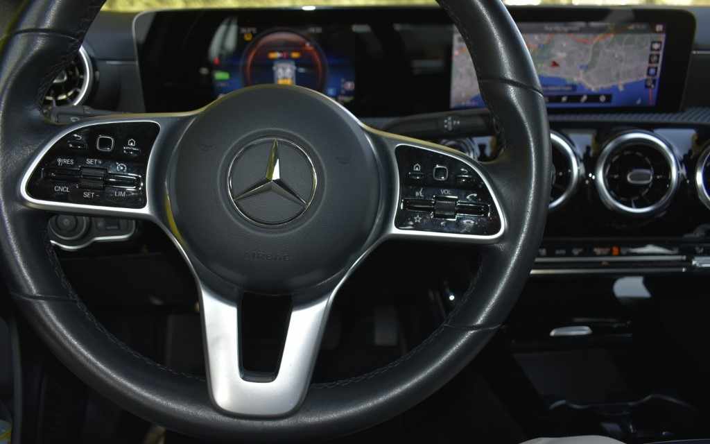 mercedes-benz-classe-a-a-250-e-2022-gasolina-1332cc