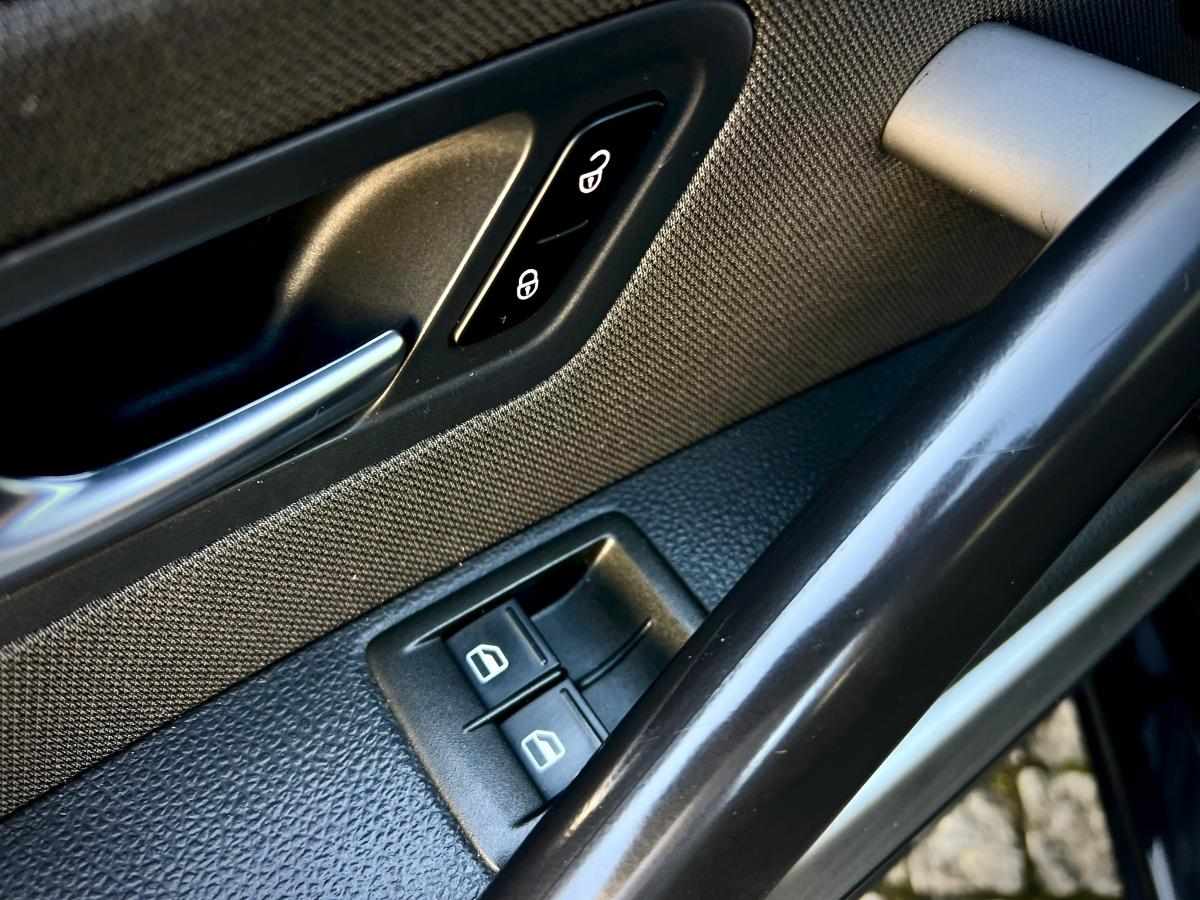volkswagen-scirocco-2-0-tdi-2012-diesel-1968cc