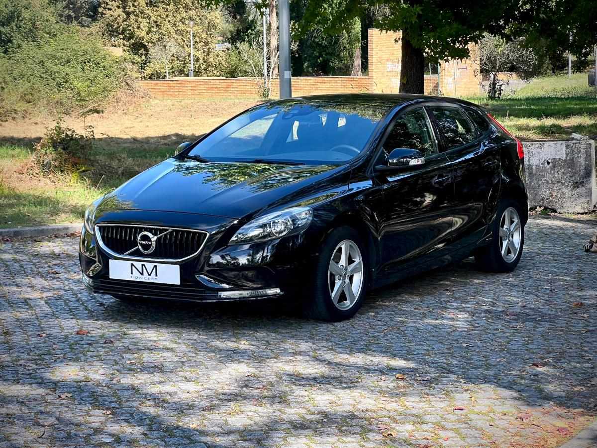 volvo-v40-d2-2017-diesel-1969cc
