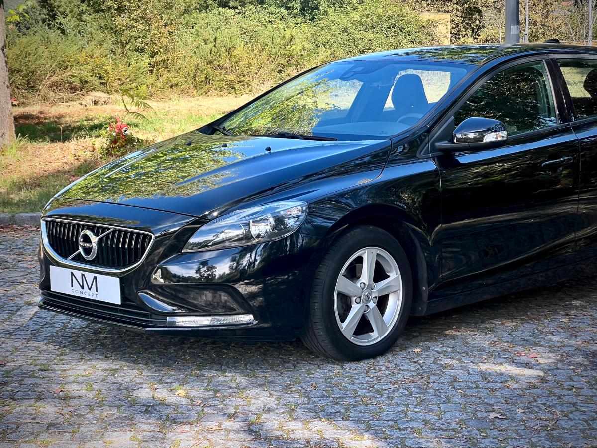 volvo-v40-d2-2017-diesel-1969cc