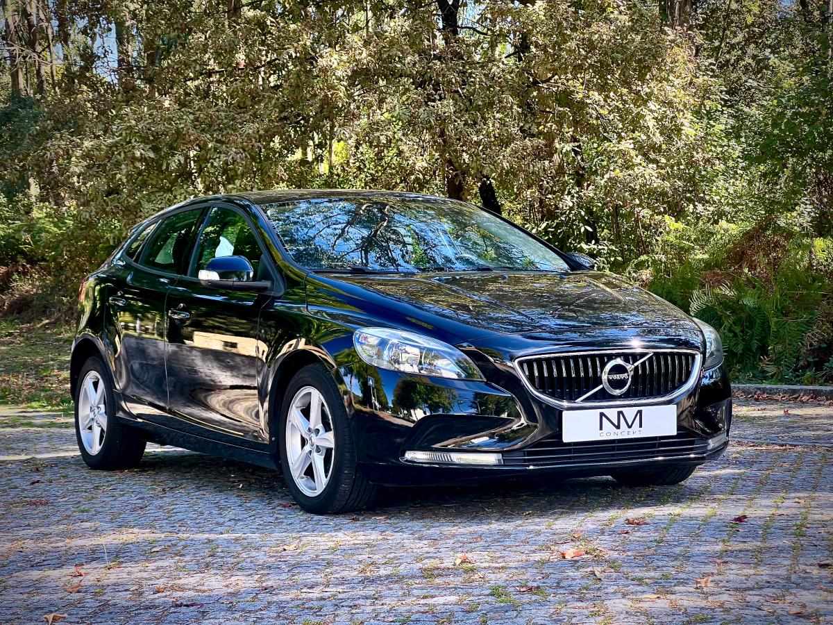 volvo-v40-d2-2017-diesel-1969cc