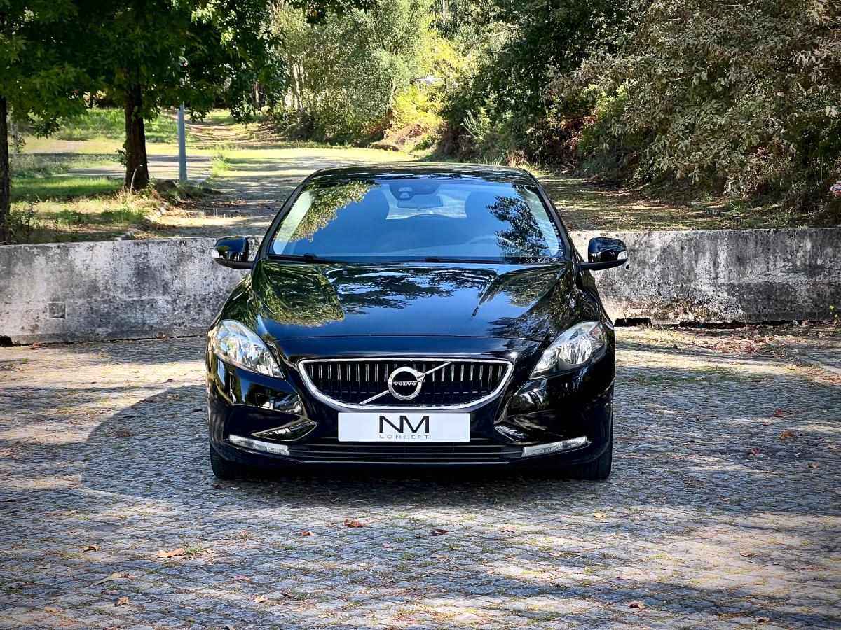 volvo-v40-d2-2017-diesel-1969cc