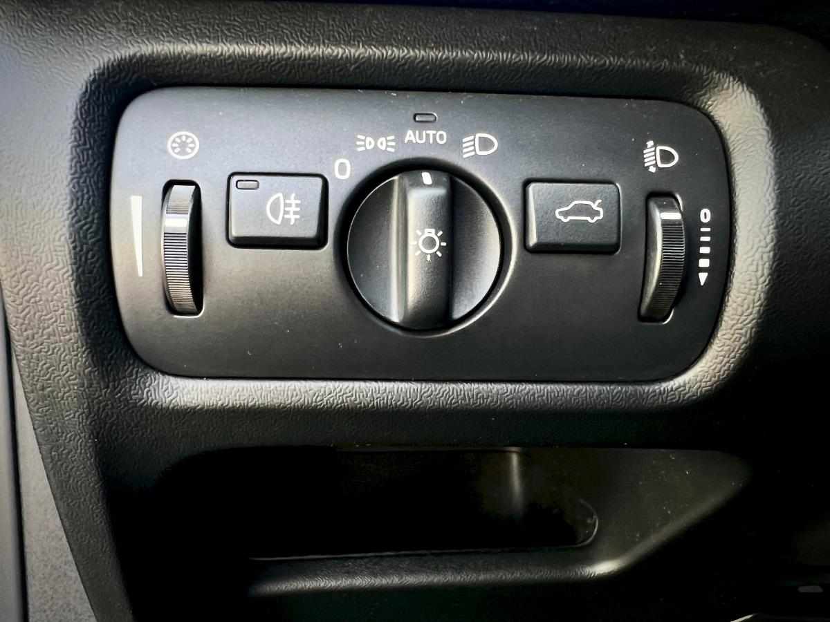 volvo-v40-d2-2017-diesel-1969cc