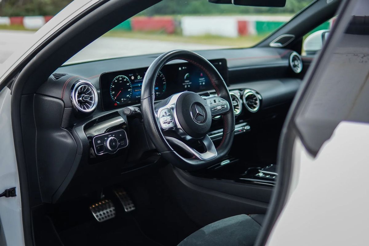 mercedes-benz-cla-2022-hibrido-a-gasolina-1332cc