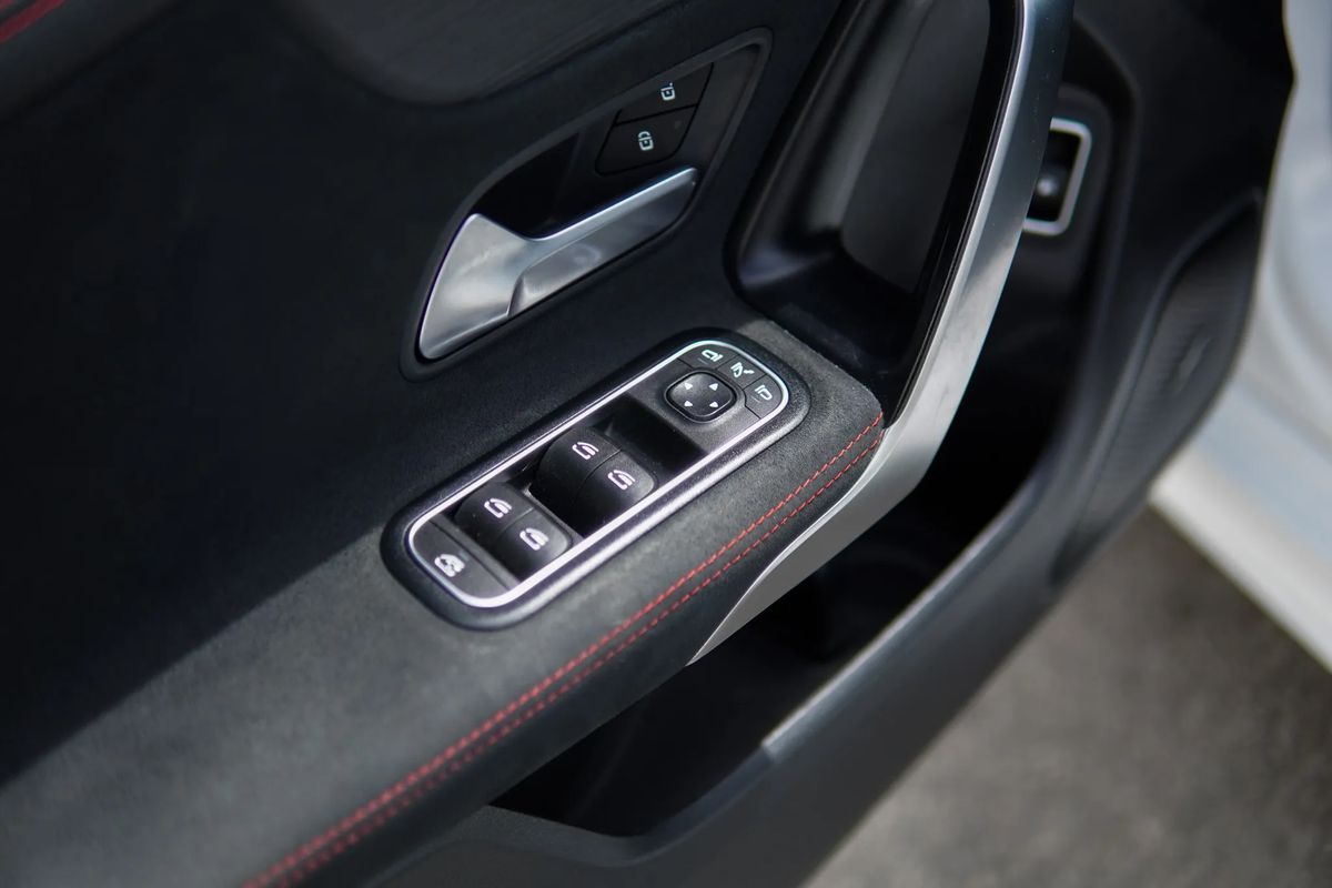 mercedes-benz-cla-2022-hibrido-a-gasolina-1332cc