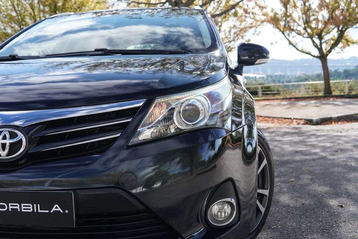 toyota-avensis-sw-2012-diesel-1998cc