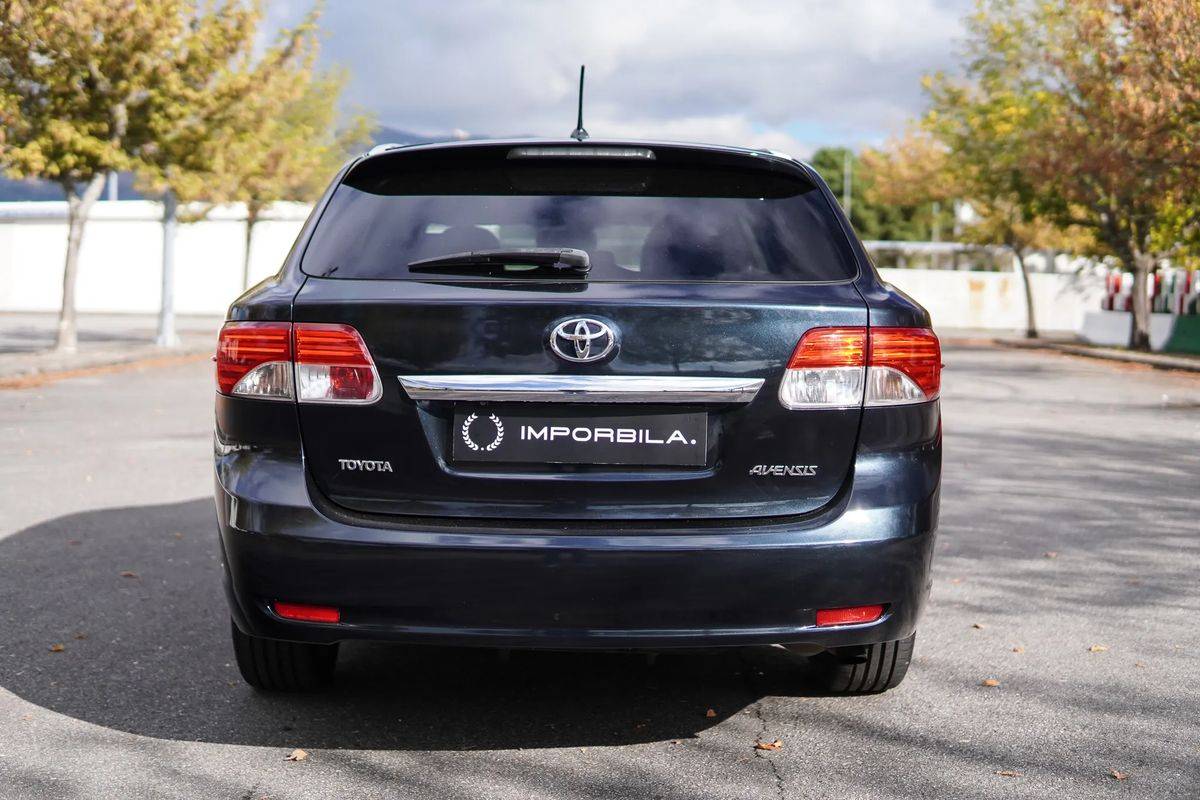 toyota-avensis-sw-2012-diesel-1998cc