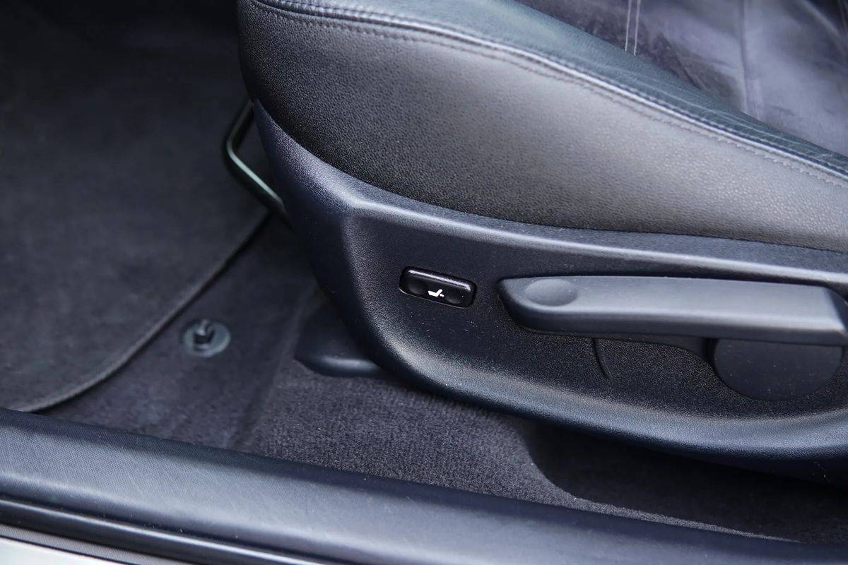 toyota-avensis-sw-2012-diesel-1998cc