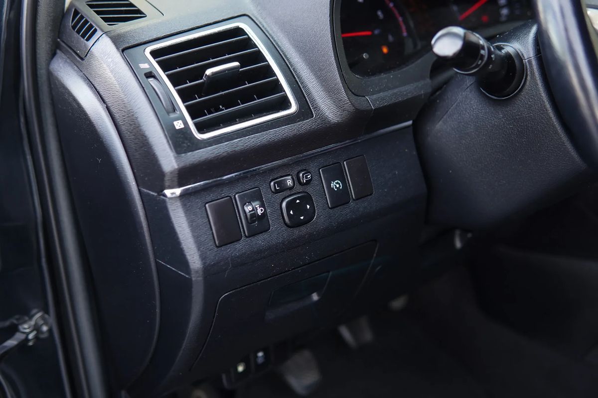 toyota-avensis-sw-2012-diesel-1998cc