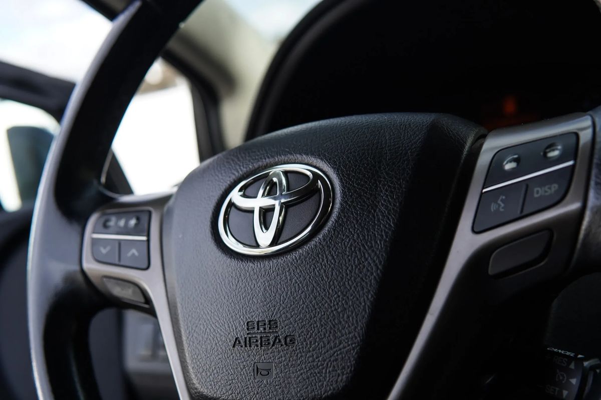 toyota-avensis-sw-2012-diesel-1998cc