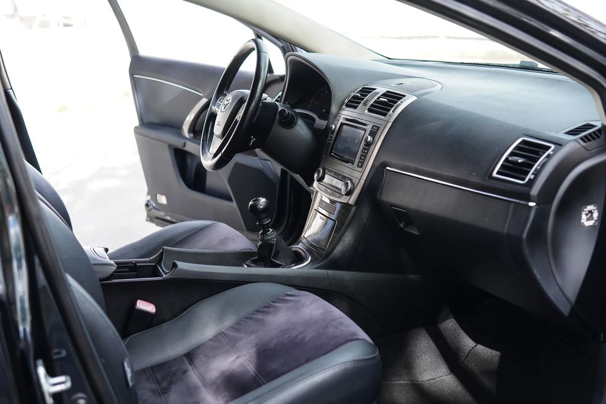 toyota-avensis-sw-2012-diesel-1998cc