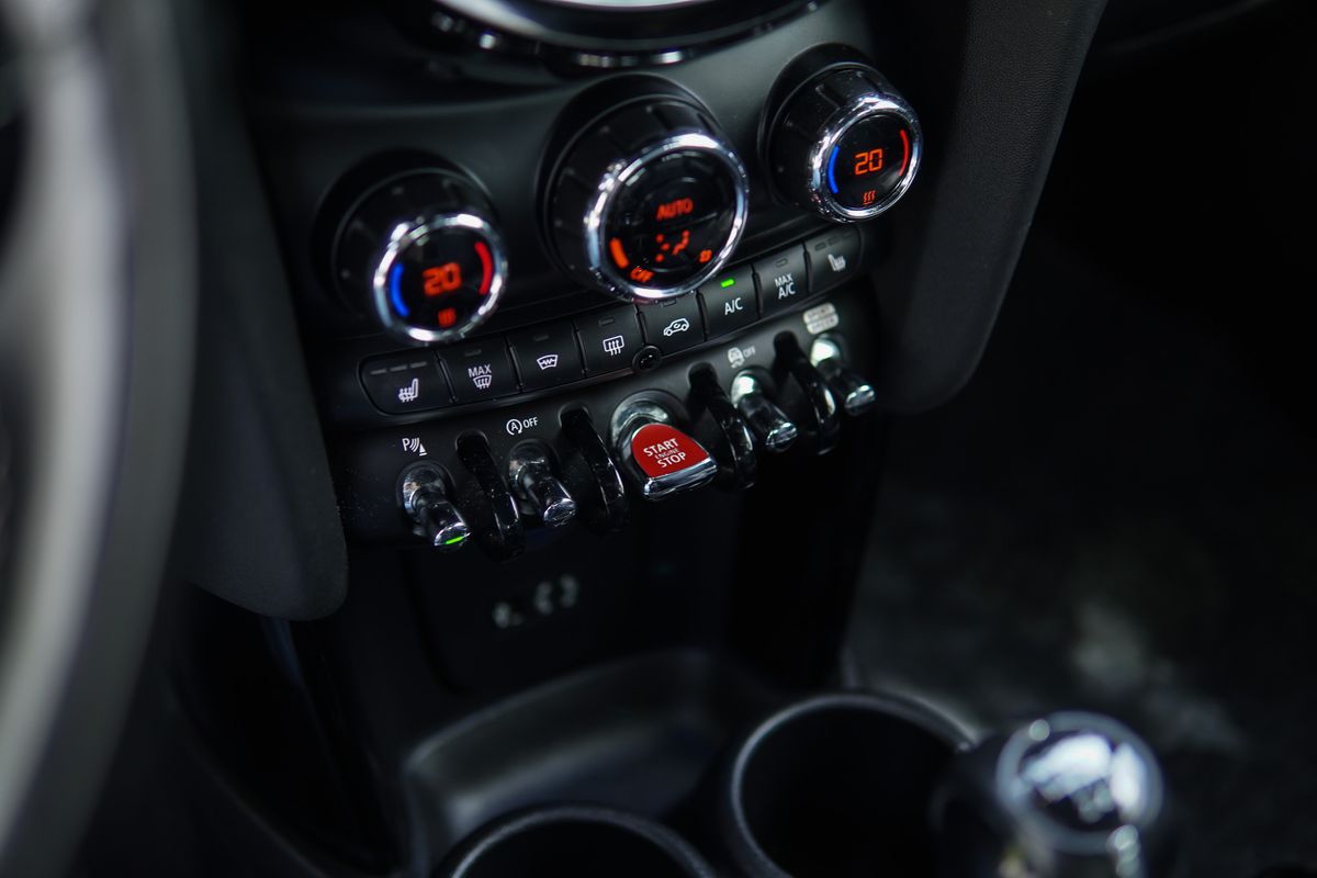 mini-cooper-2018-diesel-1496cc