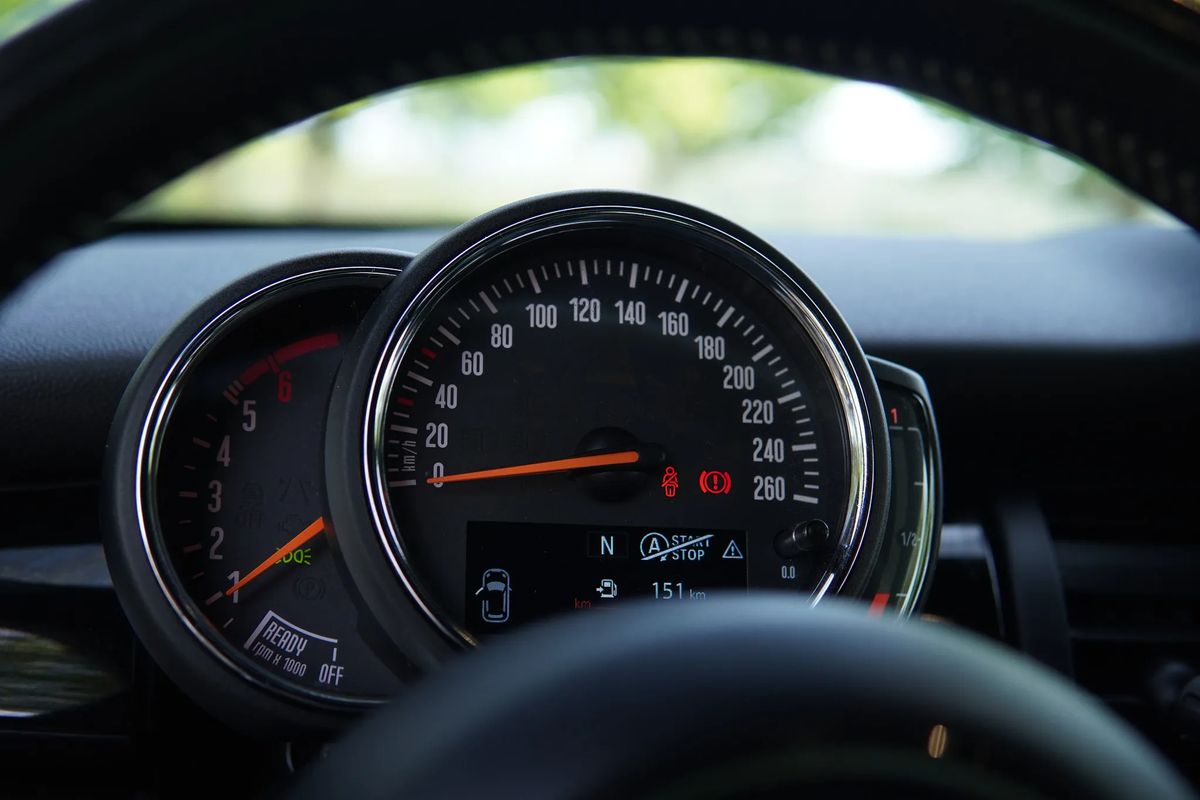 mini-cooper-2018-diesel-1496cc
