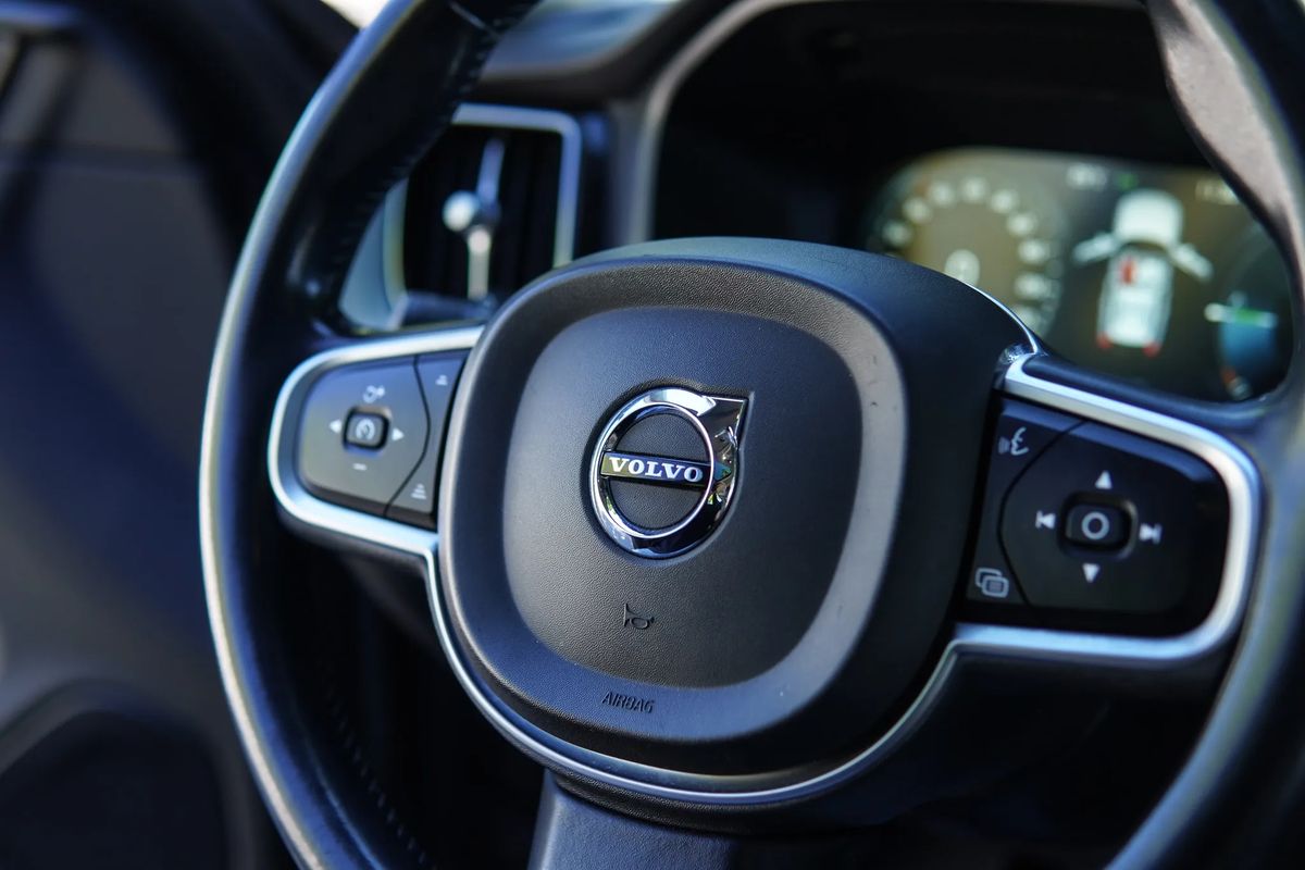 volvo-xc60-2018-hibrido-a-gasolina-1969cc
