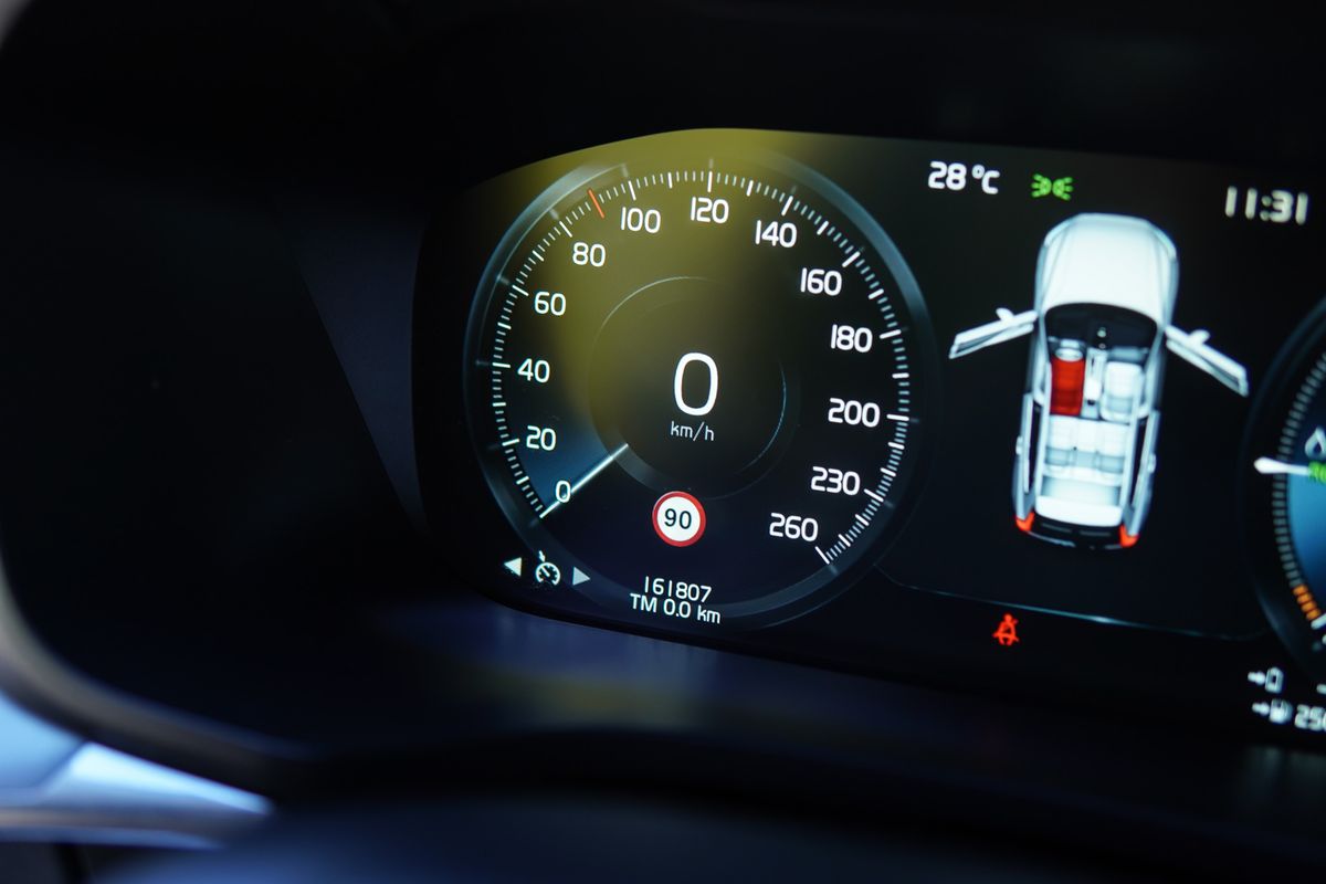 volvo-xc60-2018-hibrido-a-gasolina-1969cc