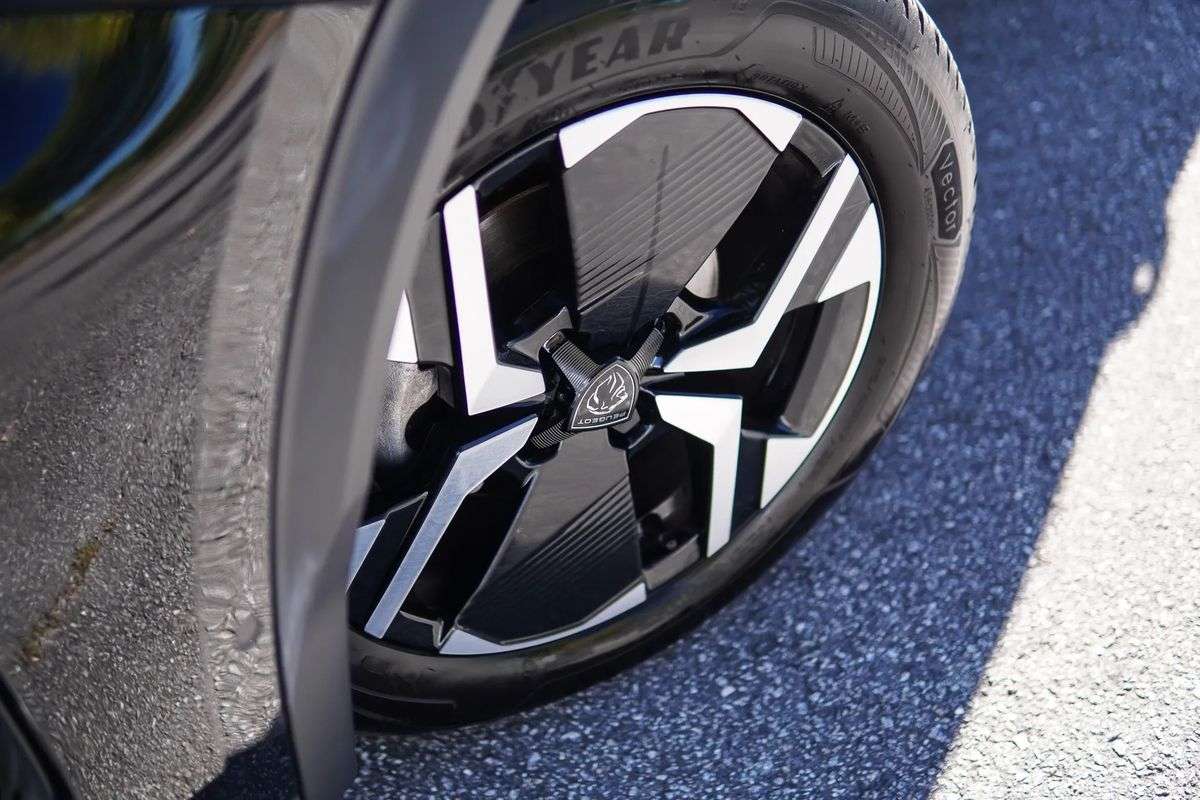 peugeot-2008-2025-gasolina-1199cc