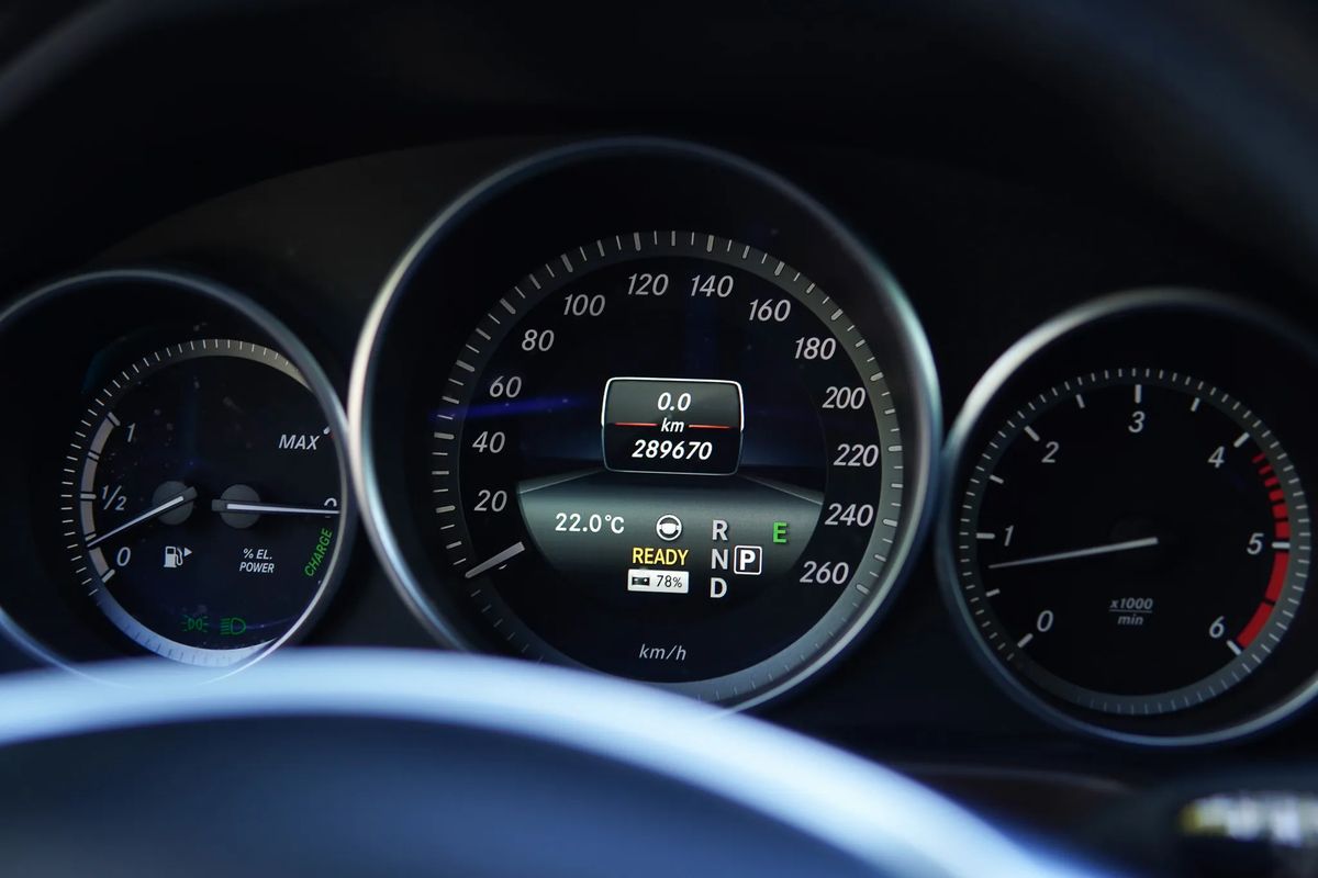 mercedes-benz-classe-e-2013-hibrido-a-diesel-2143cc