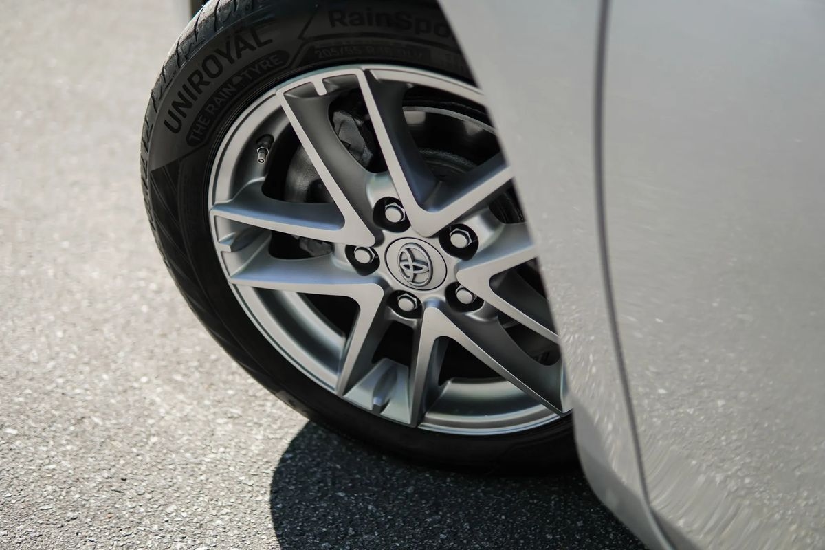 toyota-auris-2015-diesel-1364cc