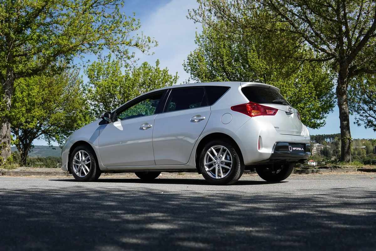 toyota-auris-2015-diesel-1364cc