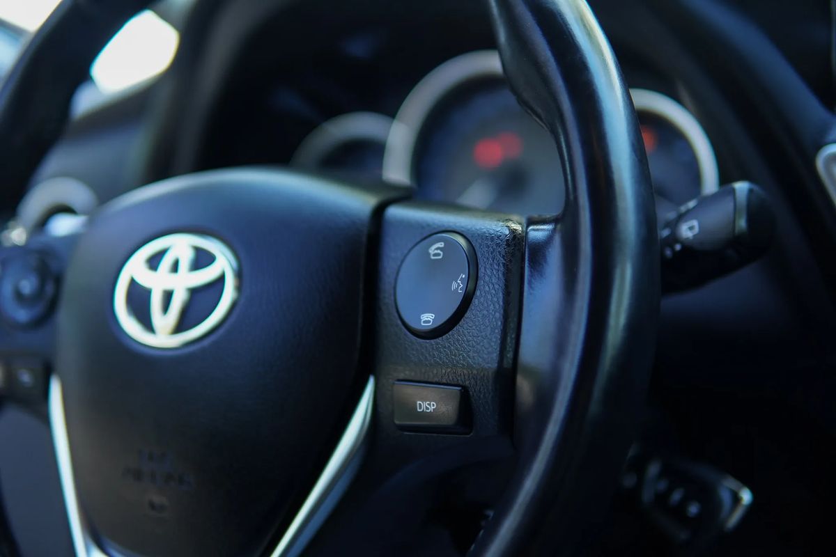 toyota-auris-2015-diesel-1364cc