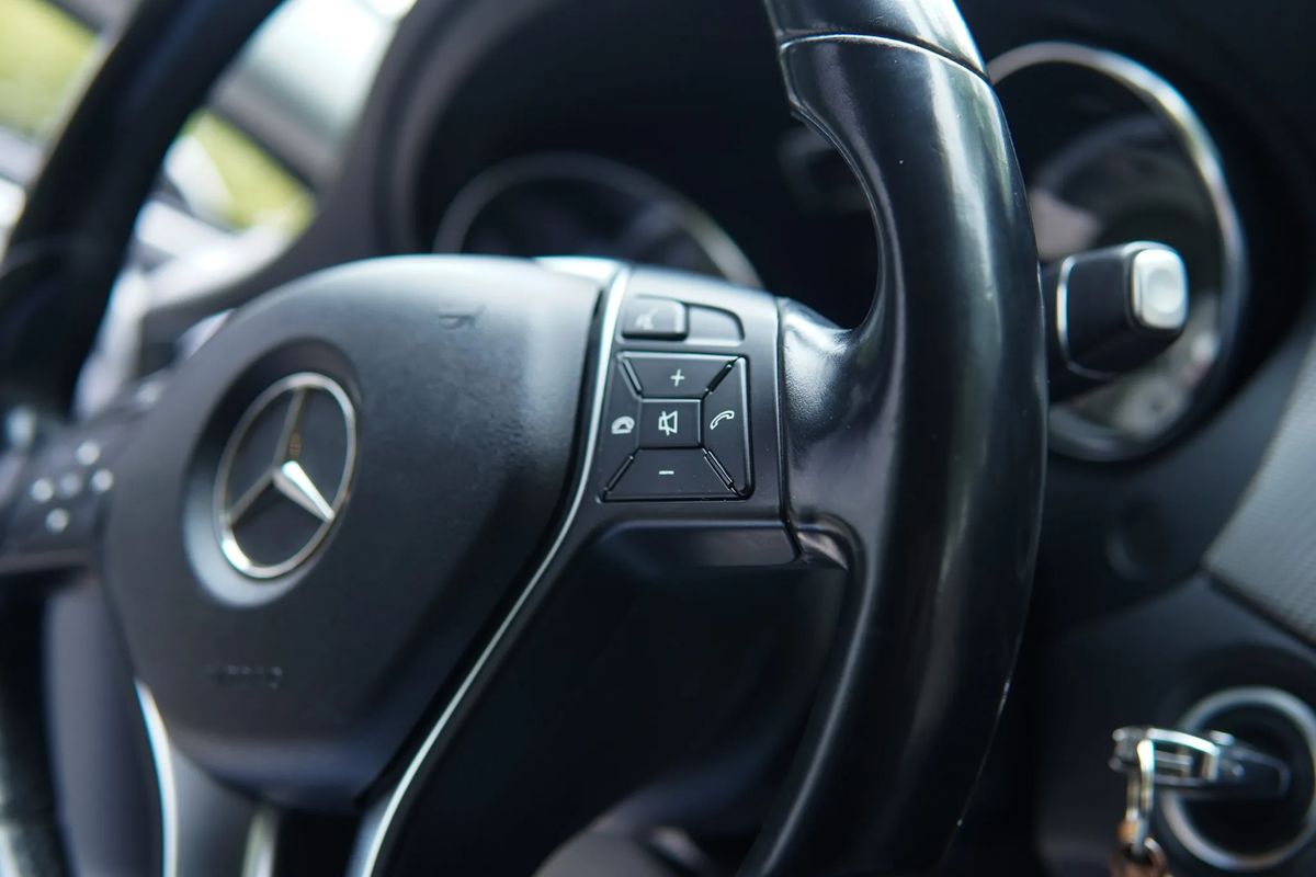 mercedes-benz-gla-2015-diesel-2143cc
