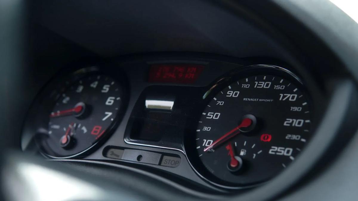 renault-clio-2006-gasolina-1998cc