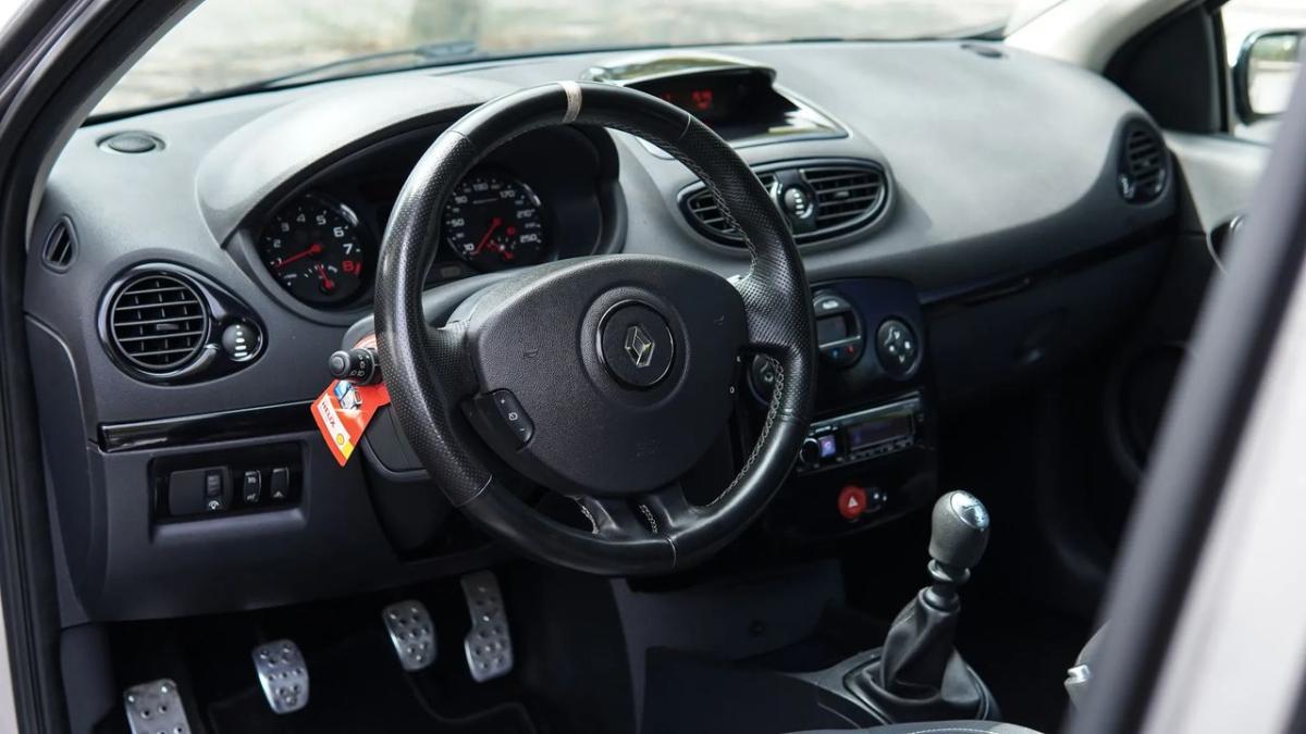 renault-clio-2006-gasolina-1998cc