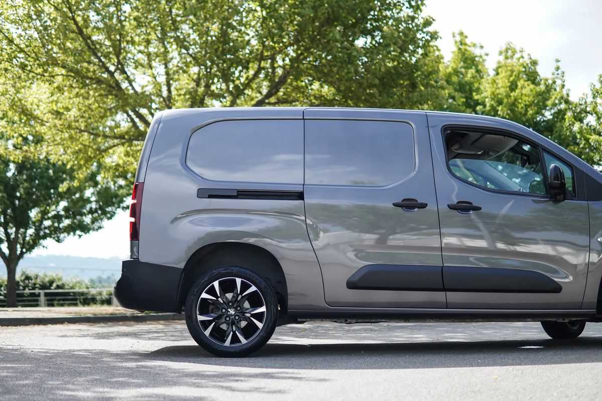 peugeot-partner-2022-diesel-1500cc
