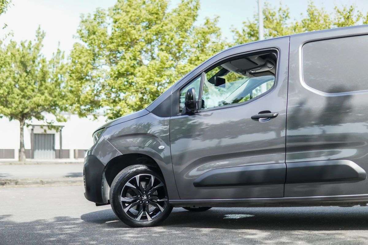 peugeot-partner-2022-diesel-1500cc