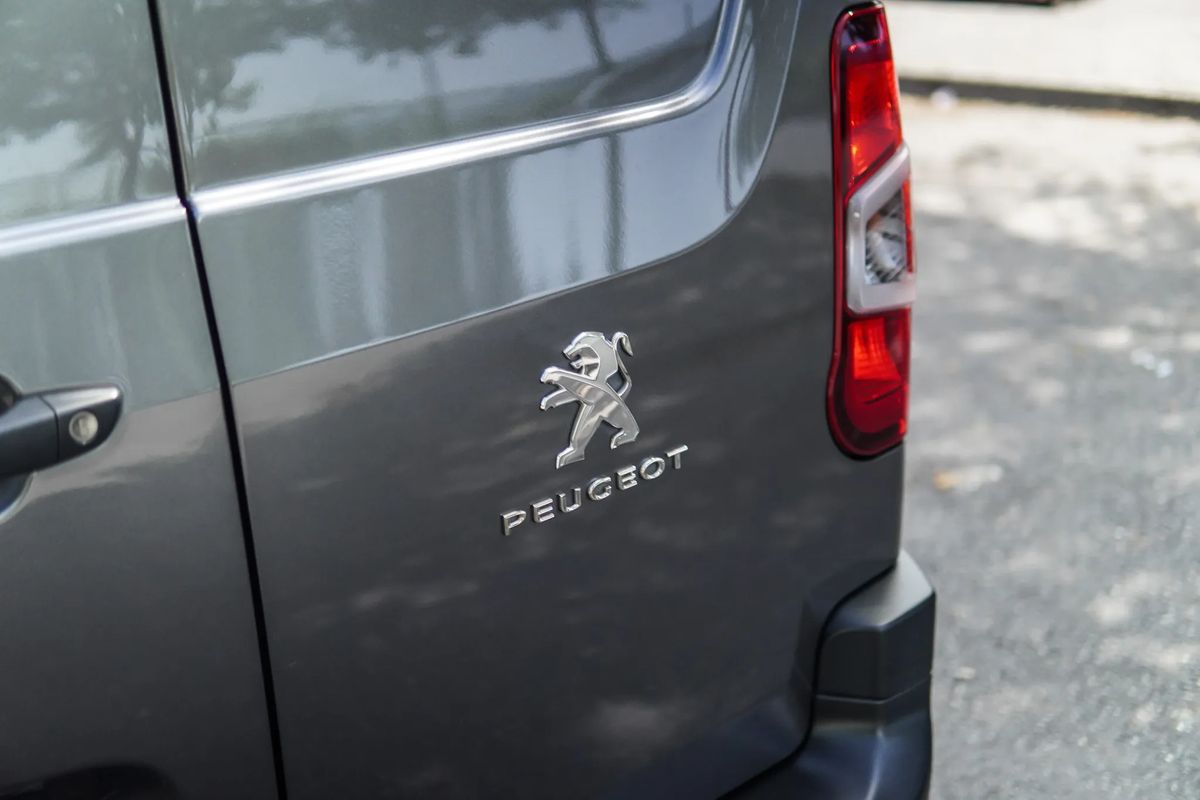 peugeot-partner-2022-diesel-1500cc