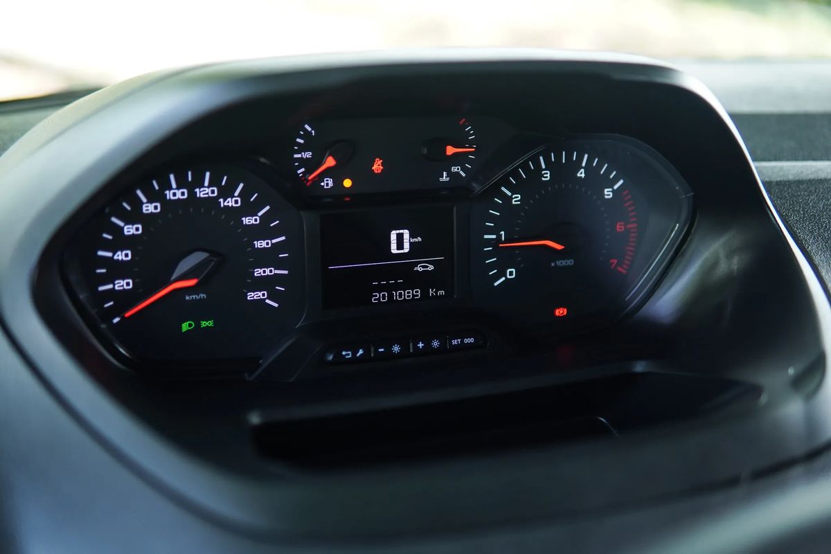 peugeot-partner-2022-diesel-1500cc