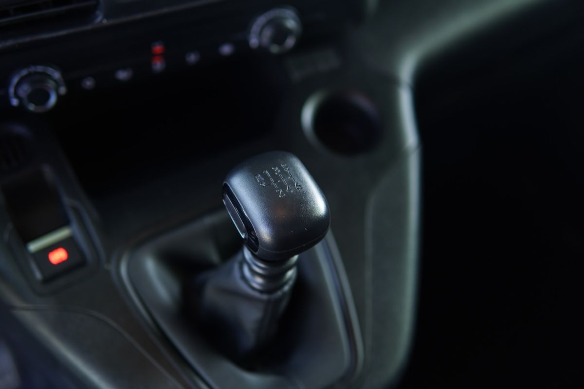 peugeot-partner-2022-diesel-1500cc