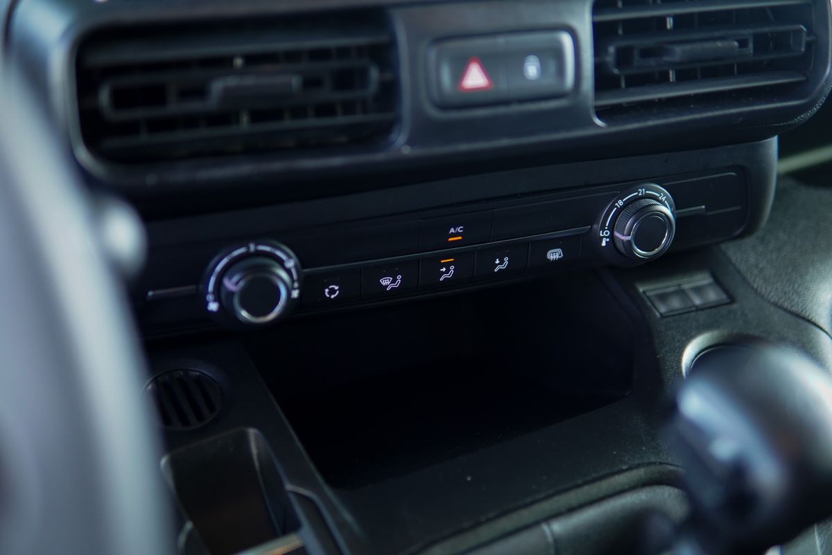 peugeot-partner-2022-diesel-1500cc