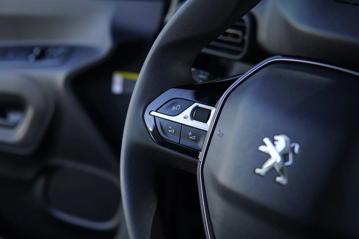 peugeot-partner-2022-diesel-1500cc