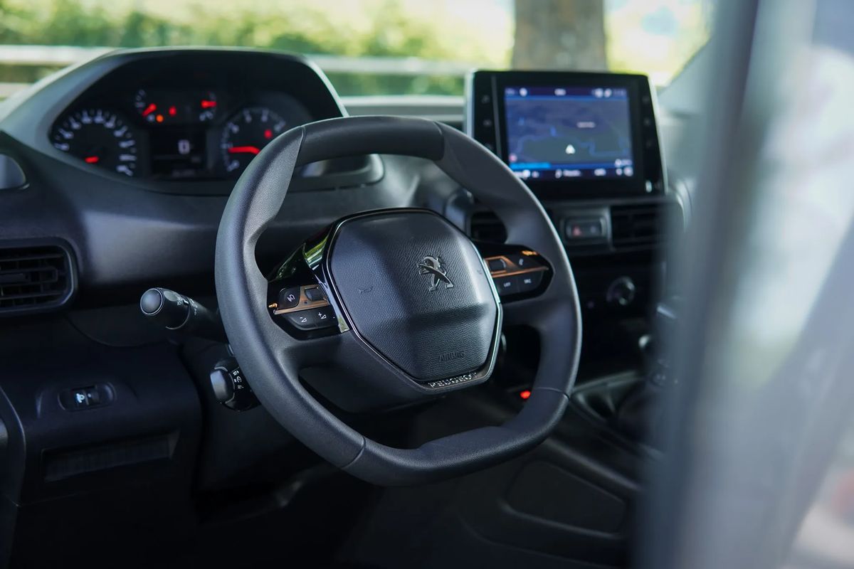 peugeot-partner-2022-diesel-1500cc