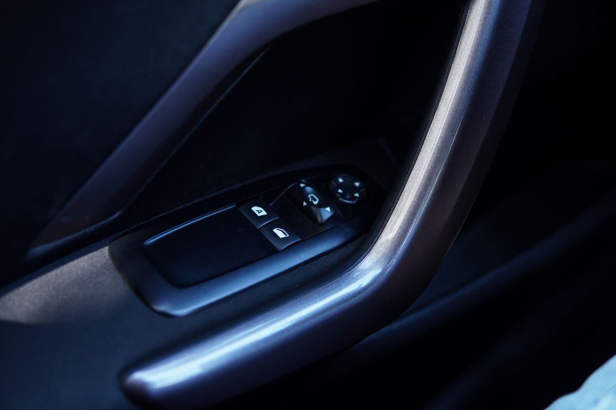 peugeot-2008-2016-gasolina-1199cc