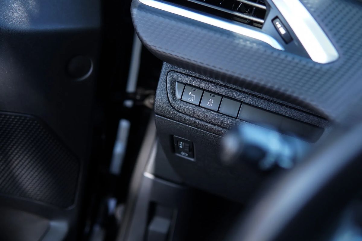 peugeot-2008-2016-gasolina-1199cc