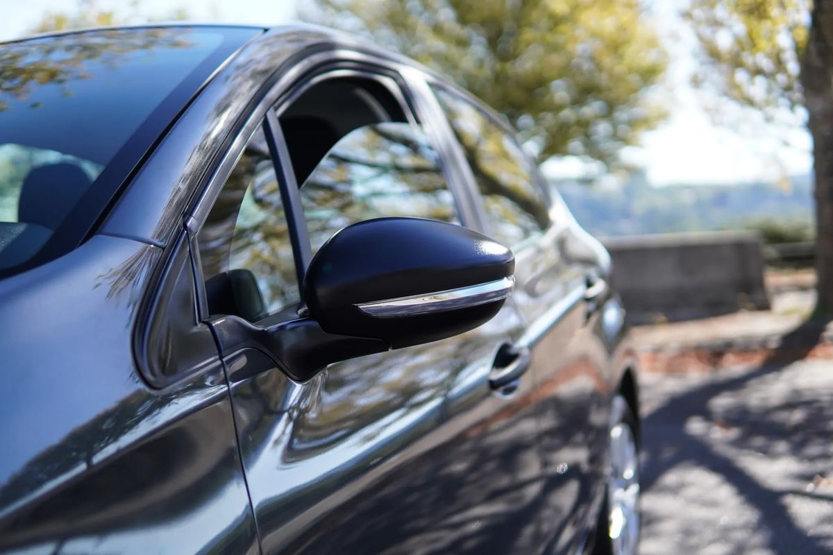 peugeot-208-2015-gasolina-1199cc