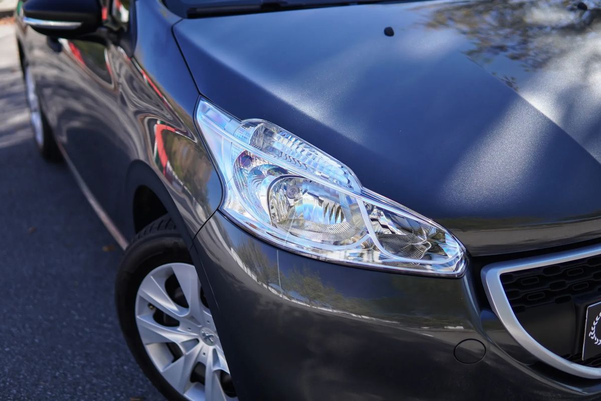 peugeot-208-2015-gasolina-1199cc