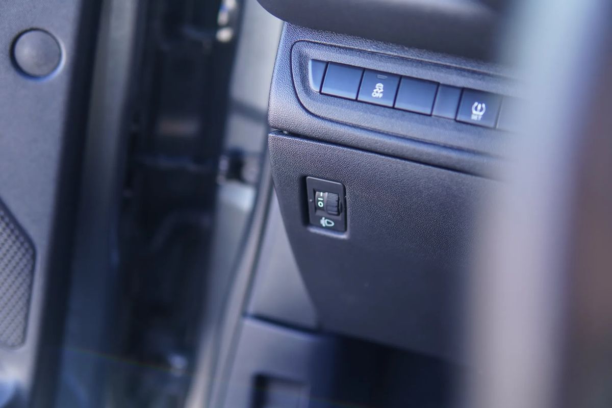 peugeot-208-2015-gasolina-1199cc